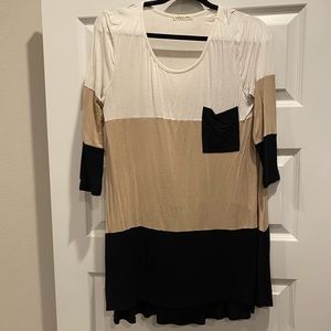 3/4 sleeve blouse. Size large.